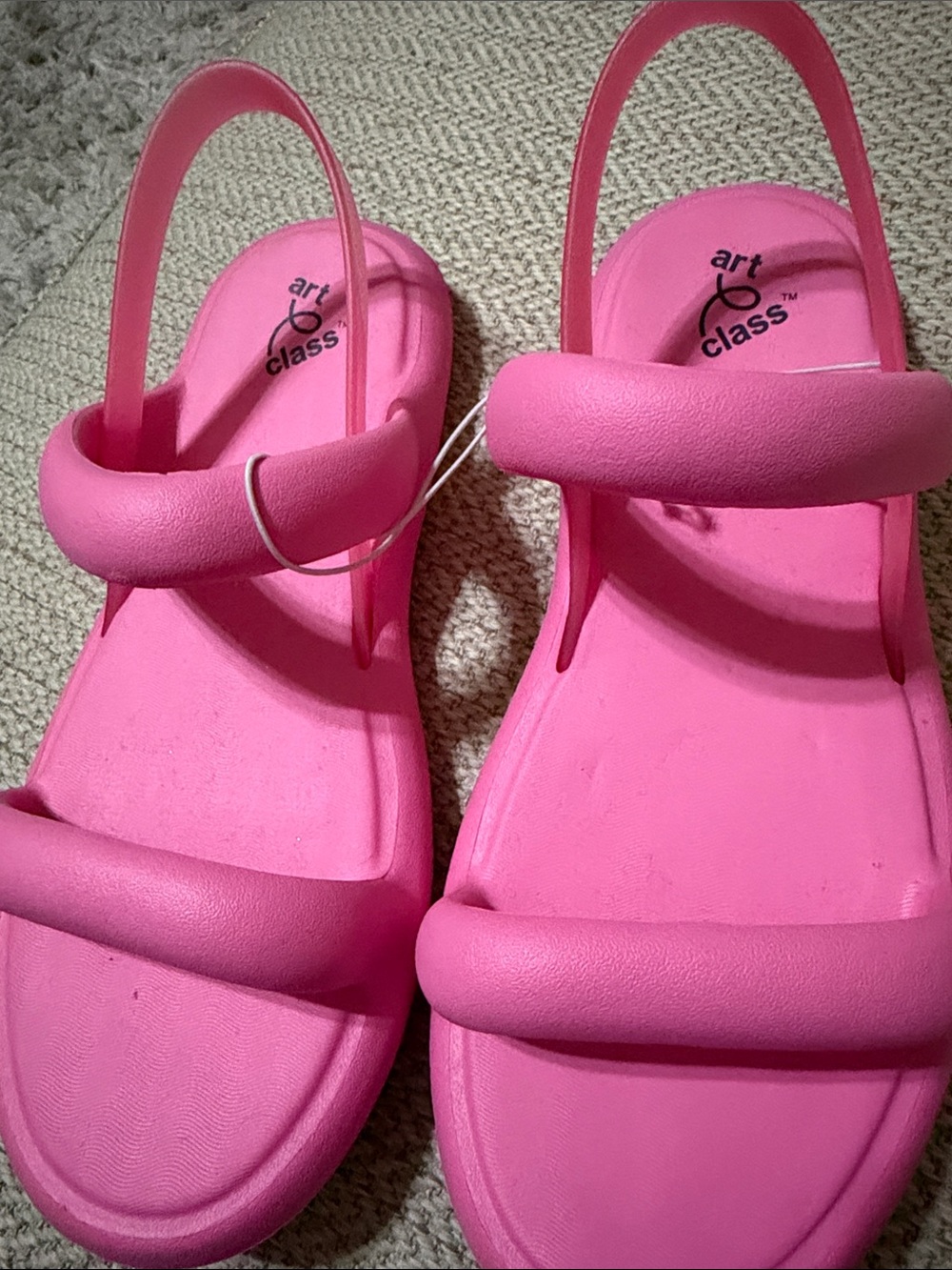 art class Bubble Foam Strap Sandals in Bright Pink